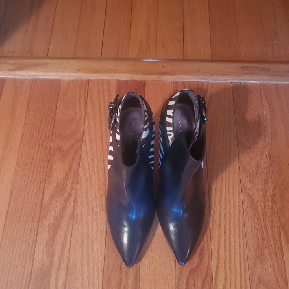 Boots - Picture 2 of 4